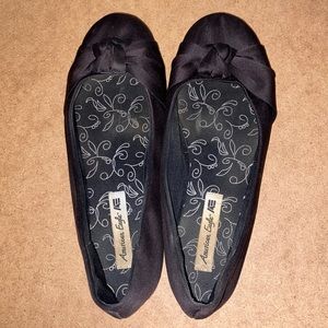 Black ballet flats